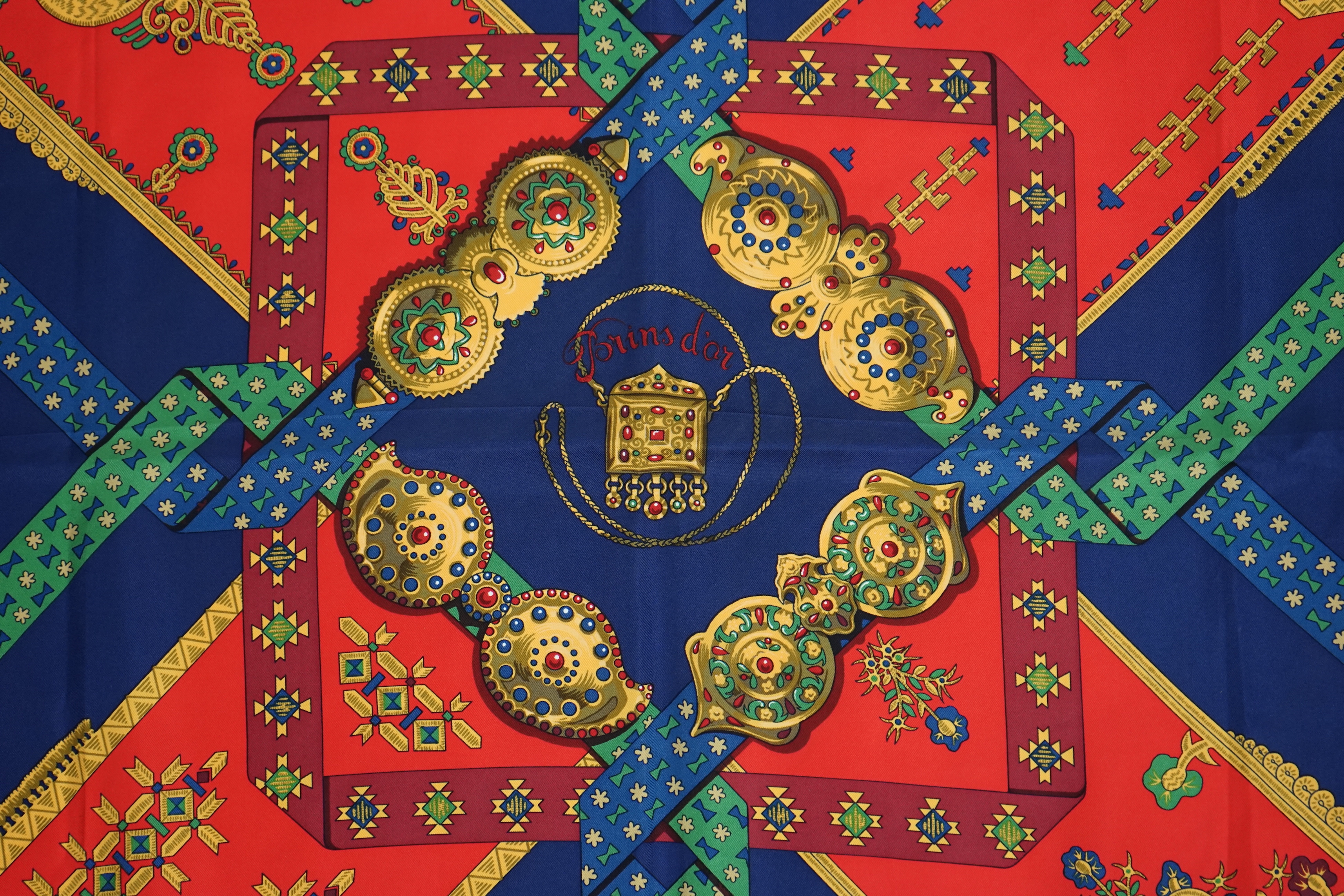 A Hermès Brins D'or silk scarf by Julia Abadie, 90cm x 90cm